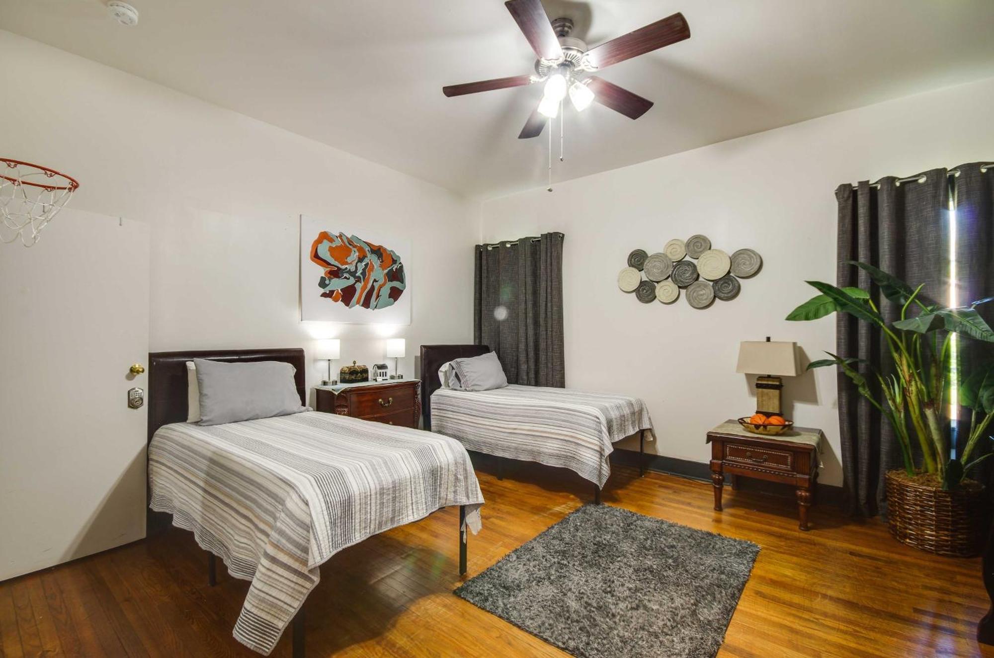 Updated Greenwood Cottage Apt Less Than 1 Mi To Dtwn! Εξωτερικό φωτογραφία