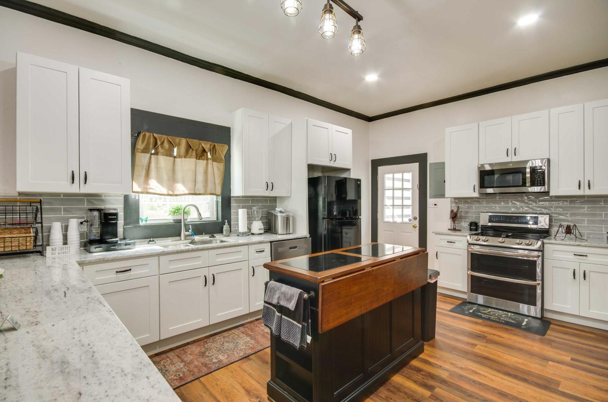 Updated Greenwood Cottage Apt Less Than 1 Mi To Dtwn! Εξωτερικό φωτογραφία